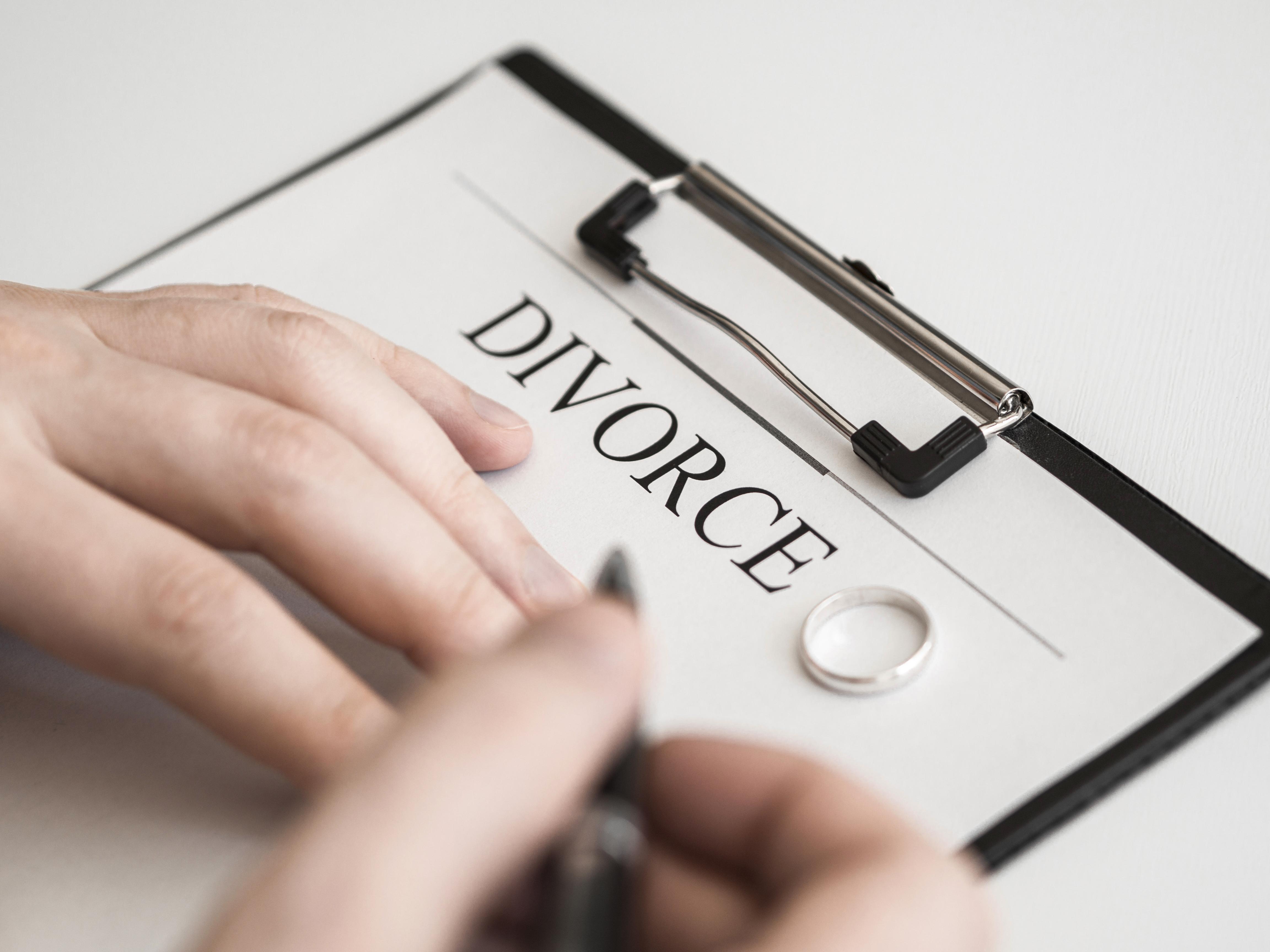 Best Divorce Lawyer in Noida