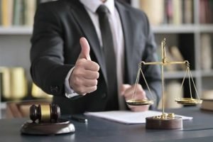 Best Commercial Litigation Lawyer in Noida